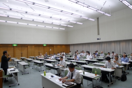 総会の様子